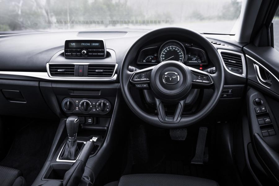 Торпедо Mazda3 SP25 Astina Sedan (BM) 2016 года  (AU) (фото 25 из 56)